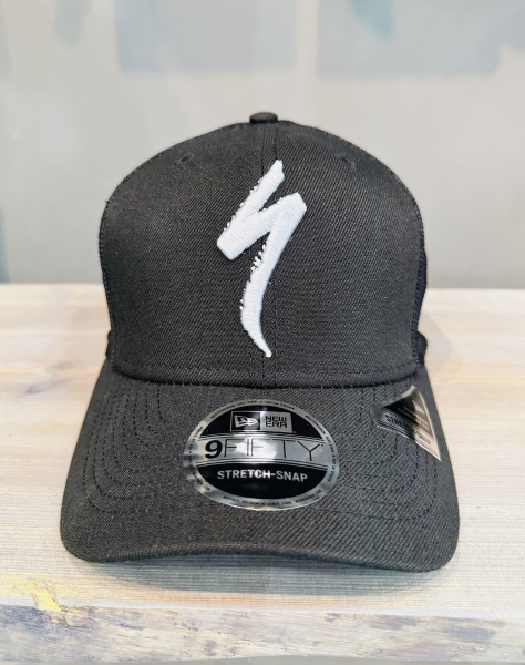 Шапки, кеппи, бейсболки Кепка Specialized New Era S-Logo Trucker Hat 2021 Black/Dove Grey Артикул 